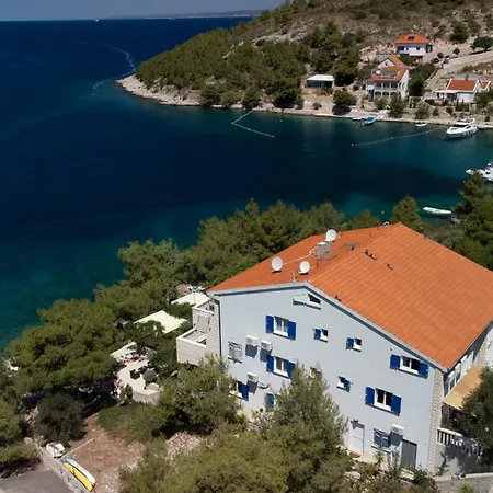 Island Breeze M - Zf Hvar *