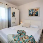 Island Breeze M - Zf Hvar *