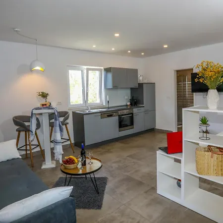 Island Breeze M - Zf Hvar Apartmán